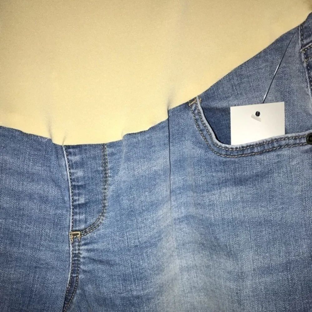 a:glow Girlfriend Cropped Maternity Jeans - Picture 4 of 9